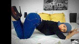 Soft whispers of my hidden desires unfold on Muslim cam