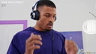 Jacqueline Valentine's athletic big ass asmr hints at deepthroat bliss