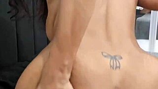 i love flashing my latina milf body and cumming hard while you watch me