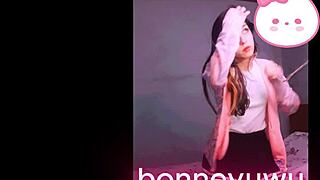 Hey, check bonneyuwu that cute argentinian teen masturbating in her skirt!