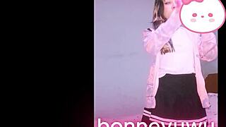 Hey, check bonneyuwu that cute argentinian teen masturbating in her skirt!