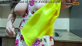 Whoa big ass stepmom's gettin pounded hard in the kitchen 🍑💦