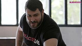 dude these bodybuilder neighbors jerk monster cocks n balls 😏🍆💪