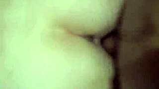 NOVINHA GOSTOSA BENT OVER DOGGYSTYLE BUNDA PRA CIMA TEEN FUN