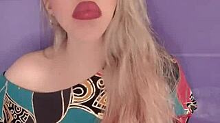 blonde with long nails n fetish drives me crazy stroking