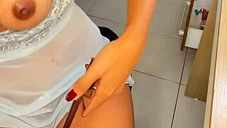 Big booty favela chick moans loud doggy style