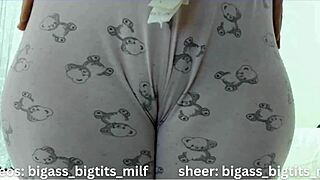 bbw colombian milf spreads juicy cameltoe big clit pussy lips squirting solo