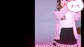 Hey, check bonneyuwu that cute argentinian teen masturbating in her skirt!