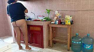 Wow! Chubby Madrastra Scrubs Kitchen Eager for Curvy Fat Ass Pounding!