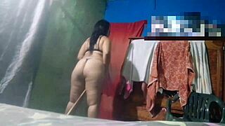 morena flashes huge ass tempting cuñado to stroke