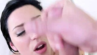 i luv this newbie teen 18+ takin cum in her mouth first time 😩💦