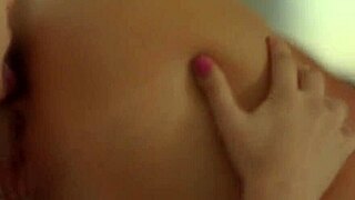 Blonde dyke babe gets her face sat on hard by delivery girl 👅💦