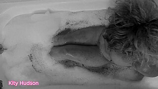 kity hudson vibes toy deep in hairy bath pussy