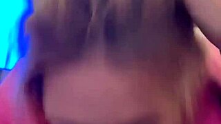 She wears hoodie for sloppy cumshot