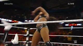 Nikki Bella Vs Naomi In Extreme Rules Match 2015