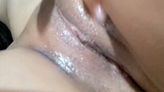 no puedo dejar de montar mi huge dildo... corre conmigo!