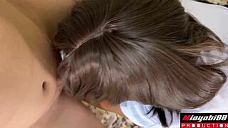 สาวนักเรียนไทย 18+ ดูดควยยักษ์แล้วโดนแตกในลึกหีโกน