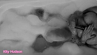 kity hudson vibes toy deep in hairy bath pussy