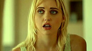 Blonde dyke babe gets her face sat on hard by delivery girl 👅💦