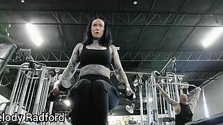 Hot muscle mummy slut flexes bodybuilder gym curves, begs for mummified pounding!