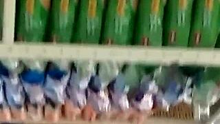 Candid Teen Jeans Booty Shaking