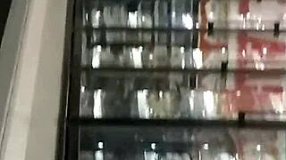 Candid Teen Jeans Booty Shaking