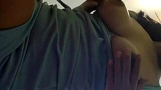 Gorgeous Chubby Asian Babe Fingers Wet Pussy On Cam