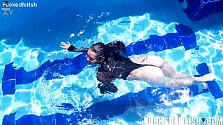 Skinny latina jessica bunny gets wet pussy pounded underwater