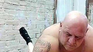 muscular bodybuilder babe begs for deep belly fill-up