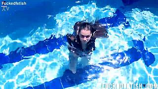 Skinny latina jessica bunny gets wet pussy pounded underwater