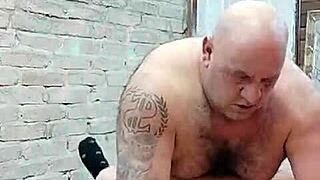 muscular bodybuilder babe begs for deep belly fill-up