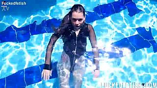 Skinny latina jessica bunny gets wet pussy pounded underwater