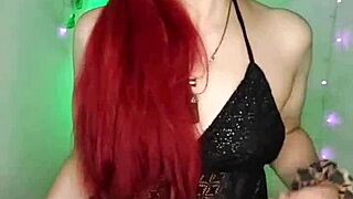 tu hijastra caliente te tienta con su culo en leggings frente a la familia