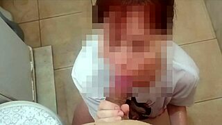 ruivinha spots her cousin stroking in the shower and jumps in to help him out