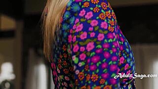 lauren phillips sits on coco lovelock's face till she squirts hard