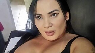 milf getting that deep clit massage turning into wet pussy pounding session??