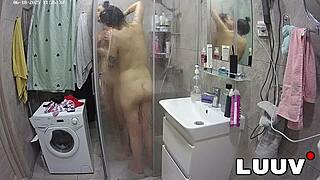 Shower Sparks Cunnilingus Into Shaking Female Orgasm