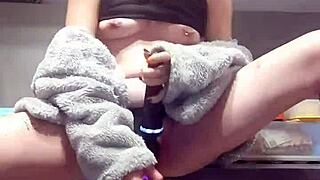 jeune redhead girlfriend fucks herself hard with dildo on counter