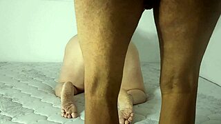 safada chupou tão gostoso que liberou o cuzinho pro cara fuder forte e gozar dentro uhhh...