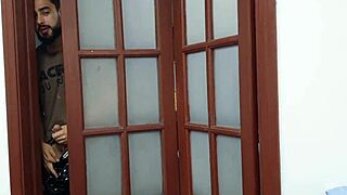 ei vizinho olha o que eu tô exibindo pra vc que vc mais gosta nessa buceta inchada e clitoris grande