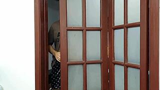 ei vizinho olha o que eu tô exibindo pra vc que vc mais gosta nessa buceta inchada e clitoris grande