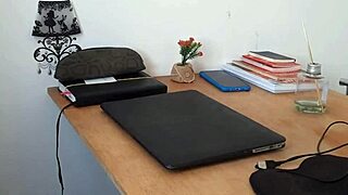 hey repairman you want my mature ass for deep anal pounding now?