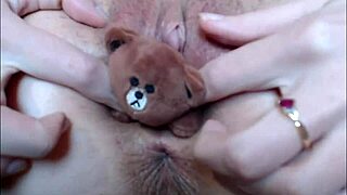wanna see this close up pussy object insertion making her orgasm?