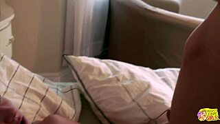 Blonde lesbian straps on heels to pound girlfriend's wet pussy fresh from her trip