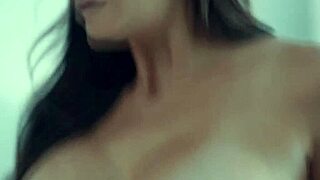 Hot 18+ teen licks twin girlfriend's wet pussy wildly!