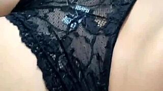 hubby walks in to eat my huge ass while i stroke off 😍🍑