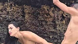 ei voce viu a transei com essa gostosa casada de big ass na praia?