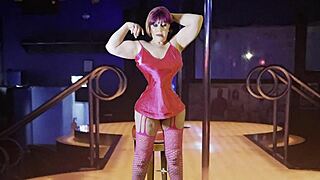 granny carmen looks pretty in pink slurping that cock deep