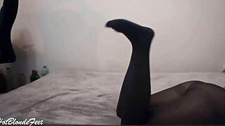 damn, i love miley grey's sexy nylon legs and feet in leggings so much...