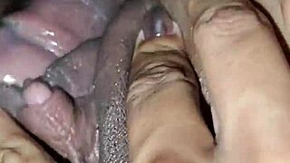 fiz a fila na casa de swing... deixei td mundo me comer no gloryhole brazilian milf style